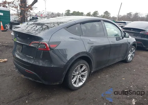 2024 Tesla Model Y Long Range Dual Motor All-Wheel Drive from USA, damaged, VIN 7SAYGDEE5RA252027